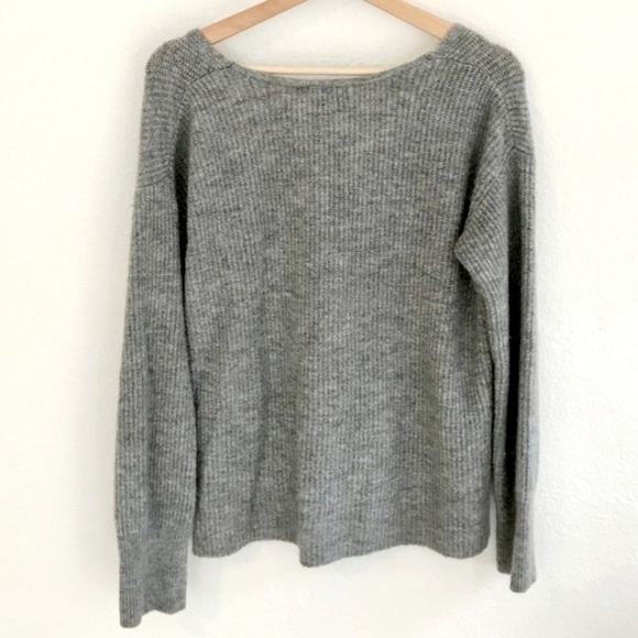 Free Press | Gray Ribbed V-Neck Sweater Women's XS Everyday Simple Classic EUC - Picture 2 of 5